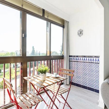 Apartamento Amplio Con 4 Habitaciones Y 2 Banos - Great Apartment With 4 Rooms - 2 Baths Sevilla Eksteriør billede