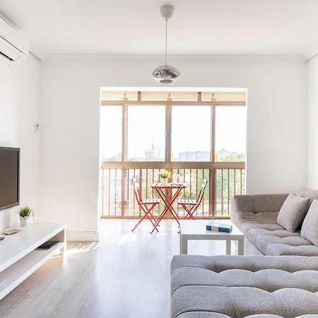 Apartamento Amplio Con 4 Habitaciones Y 2 Banos - Great Apartment With 4 Rooms - 2 Baths Sevilla Eksteriør billede