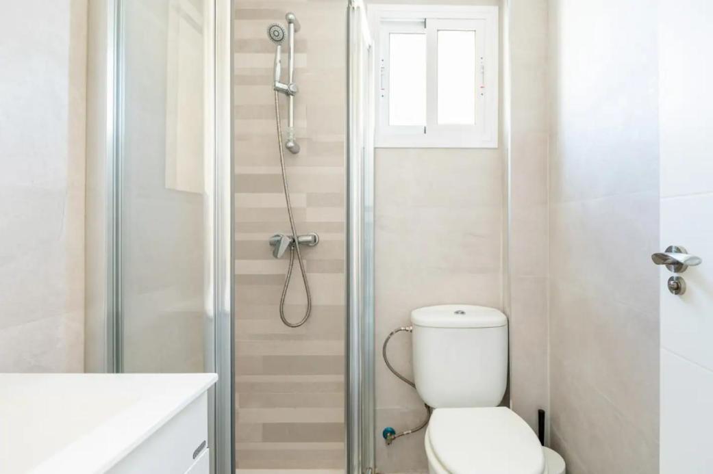 Apartamento Amplio Con 4 Habitaciones Y 2 Banos - Great Apartment With 4 Rooms - 2 Baths Sevilla Eksteriør billede