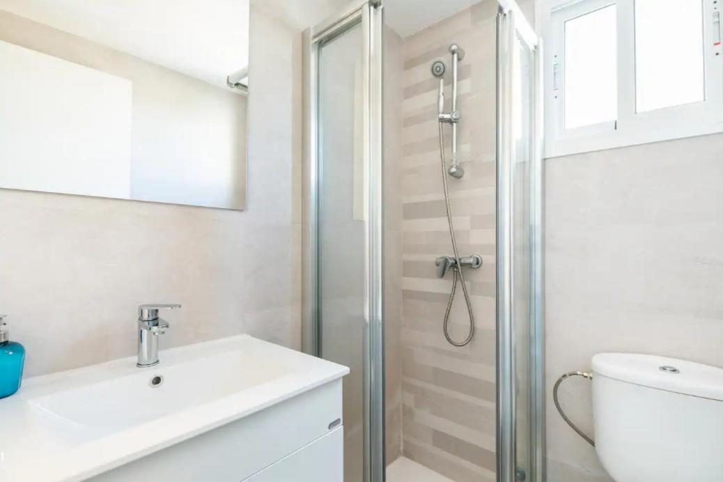 Apartamento Amplio Con 4 Habitaciones Y 2 Banos - Great Apartment With 4 Rooms - 2 Baths Sevilla Eksteriør billede