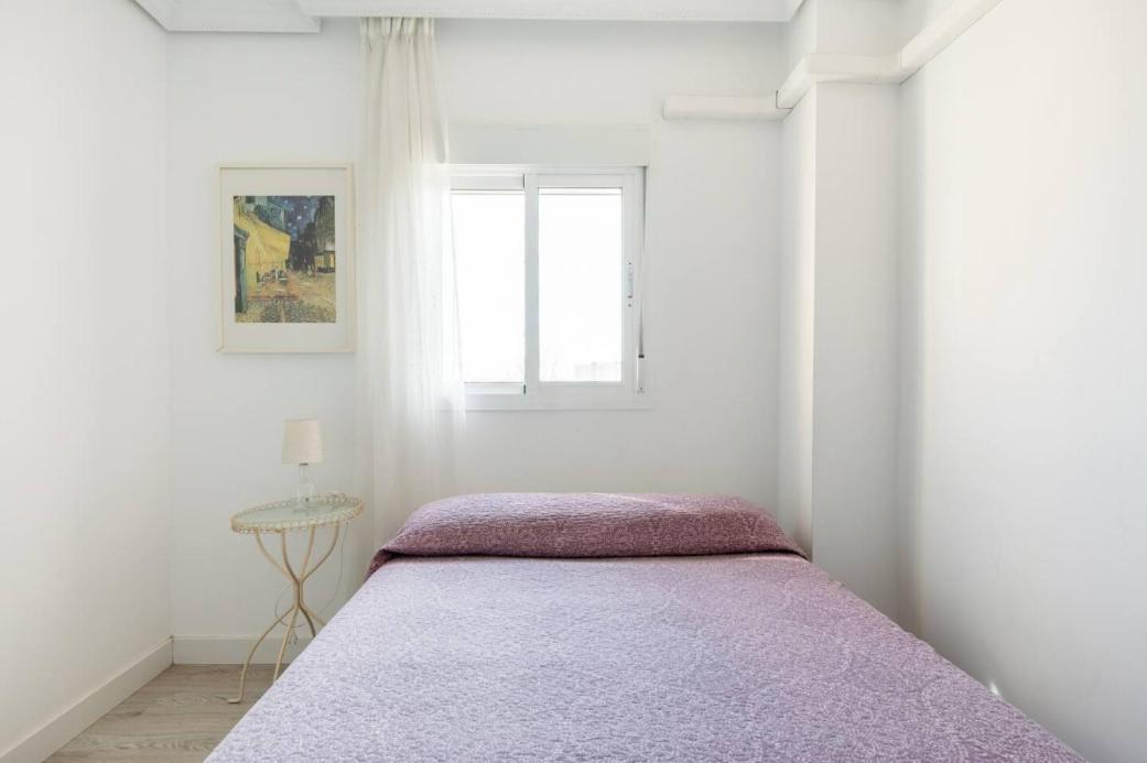 Apartamento Amplio Con 4 Habitaciones Y 2 Banos - Great Apartment With 4 Rooms - 2 Baths Sevilla Eksteriør billede