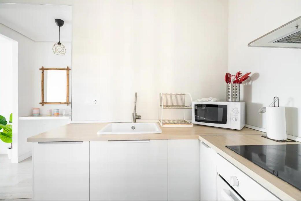 Apartamento Amplio Con 4 Habitaciones Y 2 Banos - Great Apartment With 4 Rooms - 2 Baths Sevilla Eksteriør billede