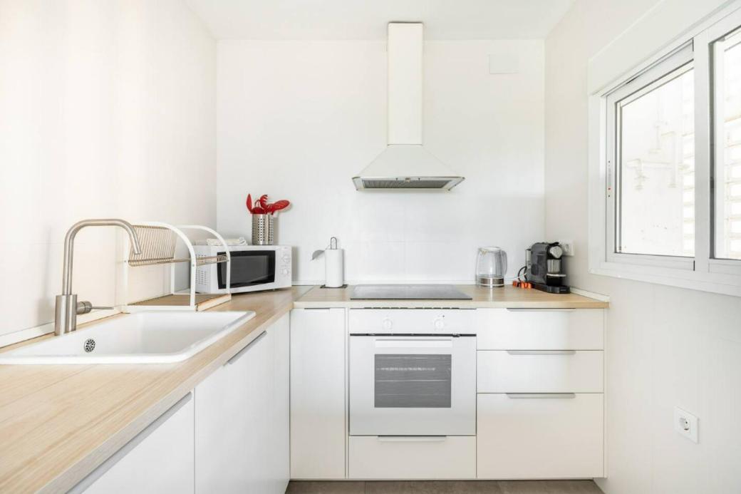 Apartamento Amplio Con 4 Habitaciones Y 2 Banos - Great Apartment With 4 Rooms - 2 Baths Sevilla Eksteriør billede