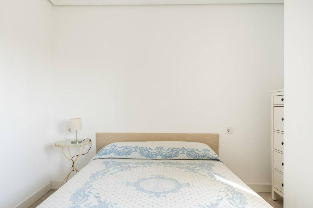 Apartamento Amplio Con 4 Habitaciones Y 2 Banos - Great Apartment With 4 Rooms - 2 Baths Sevilla Eksteriør billede